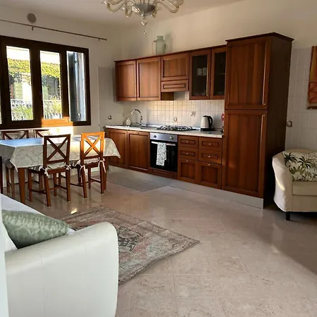 Villa Bifamiliare Per Famiglie Con Giardino. * קוואלינו-טראפורטי