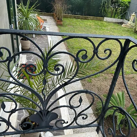 Villa Bifamiliare Per Famiglie Con Giardino. דירה קוואלינו-טראפורטי