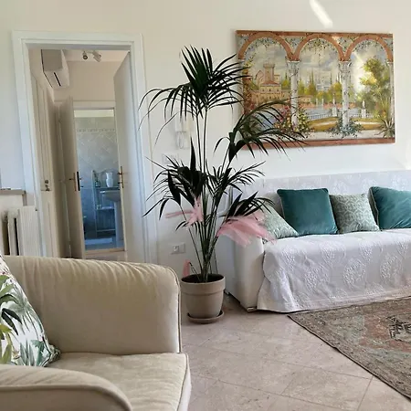 דירה Villa Bifamiliare Per Famiglie Con Giardino. קוואלינו-טראפורטי