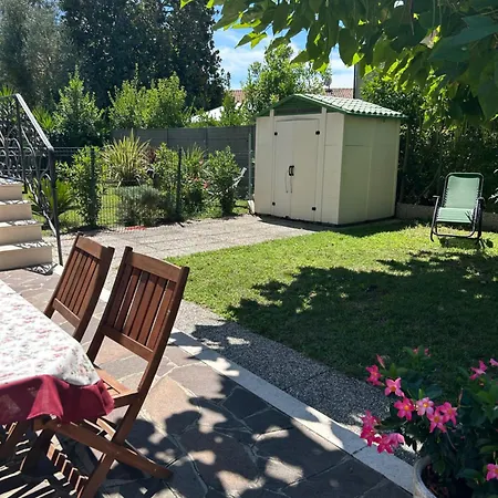 דירה Villa Bifamiliare Per Famiglie Con Giardino. קוואלינו-טראפורטי